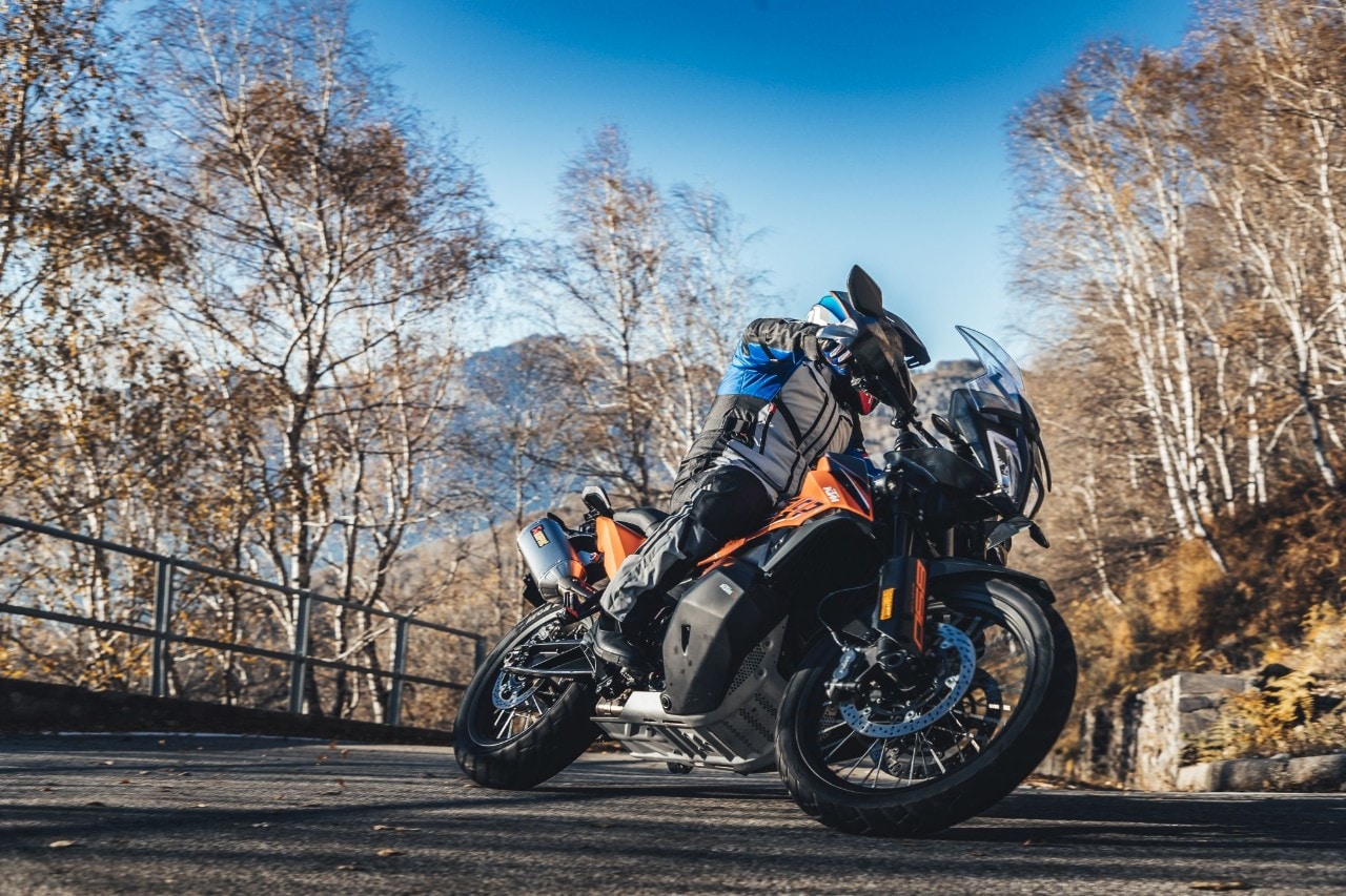 KTM 890 Adventure: crossover senza limiti